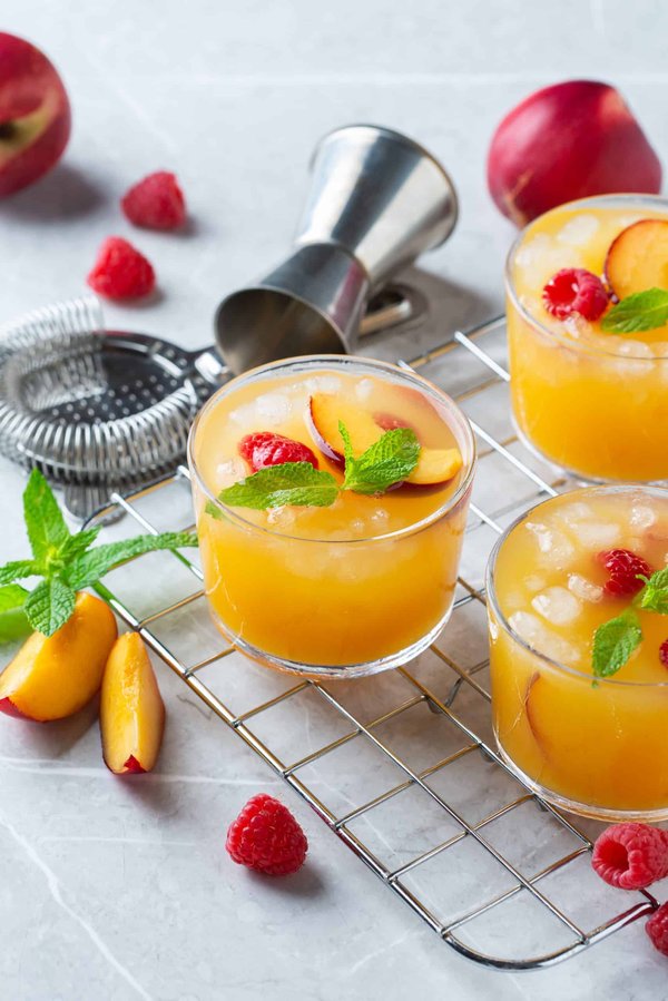 5 Cocktails Classiques à Maîtriser avec Votre Nouveau Kit de Cocktail